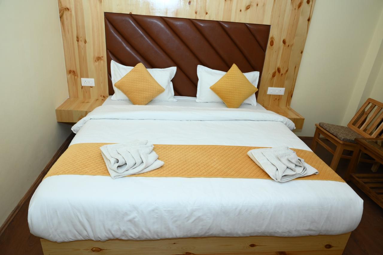 Deluxe Mountain View Room