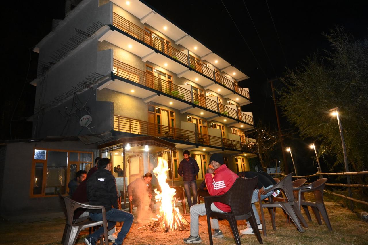 Nav Nabh Manali lounge
